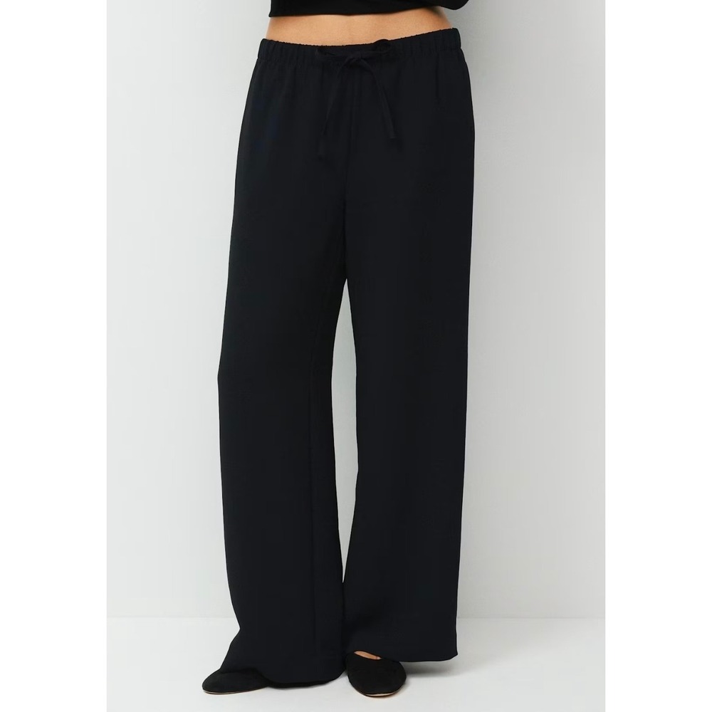 Aritzia The Lodge Pant Crepette Black Wide Leg Relaxed Pull On Pants Medium M